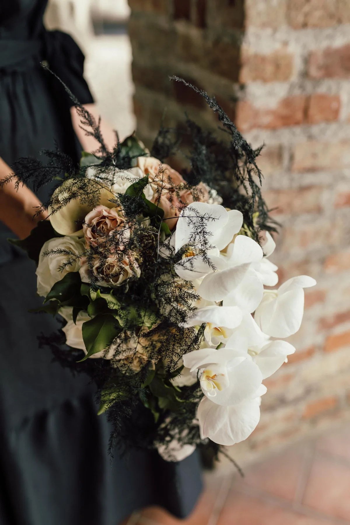 Bouquet con fiori bianchi